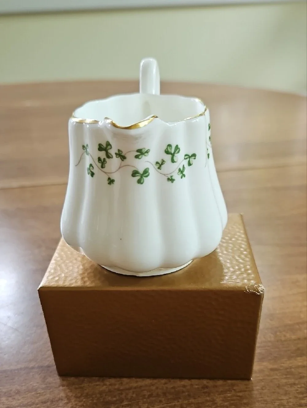 ROYAL TARA Fine Bone China Shamrock Creamer & Open Sugar Bowl